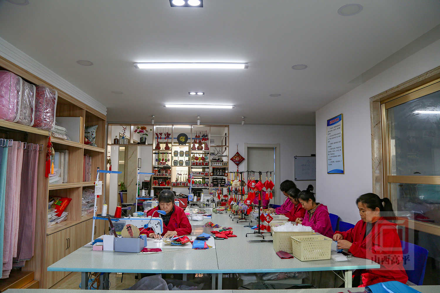 巧手制香包 祈福迎新春