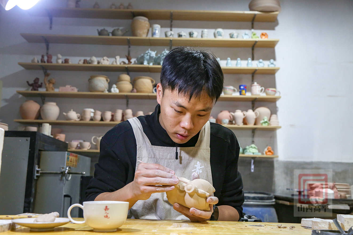 巧手塑陶马 传递出浓浓年味与东方美