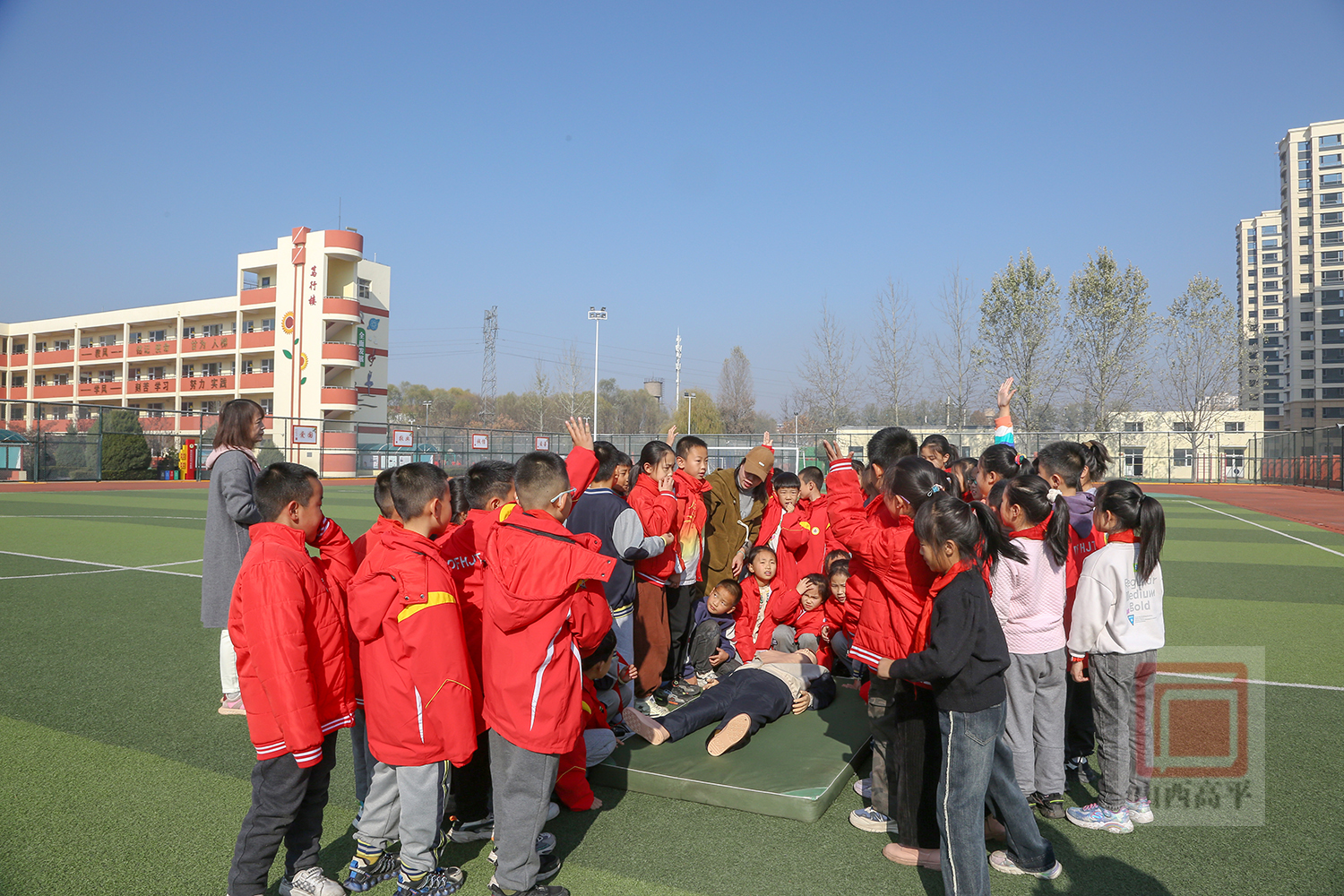 荆州市东方红小学图片