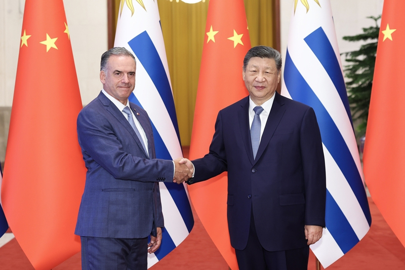 习近平同乌拉圭总统奥尔西举行会谈
