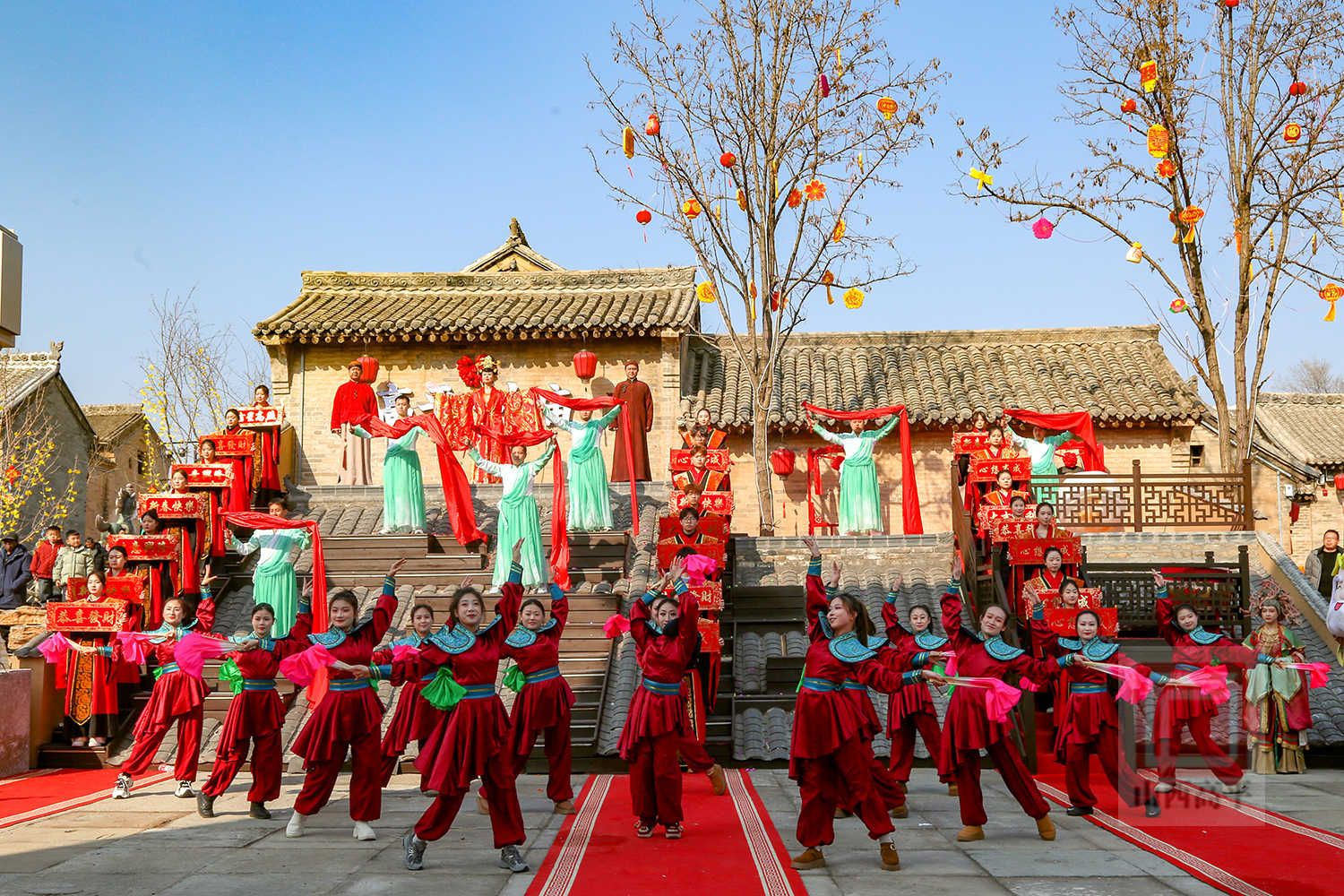 古香中庙里的非遗中国年