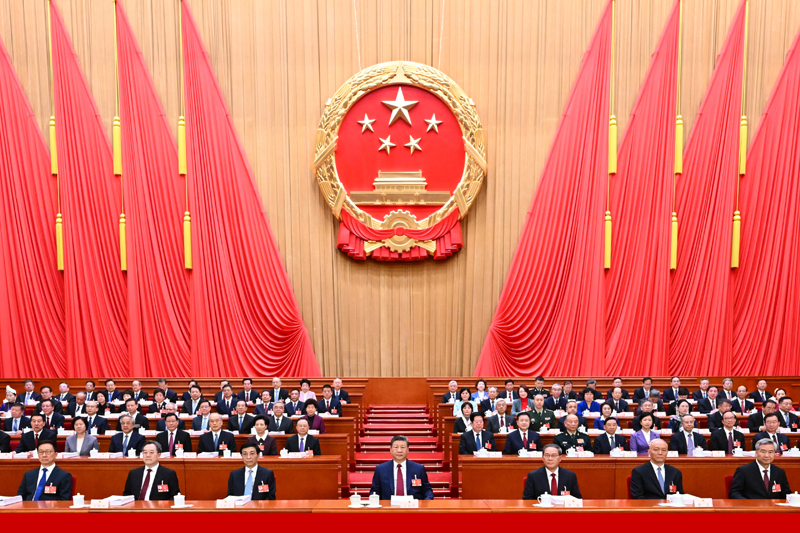 十四届全国人大四次会议开幕 习近平等在主席台就座