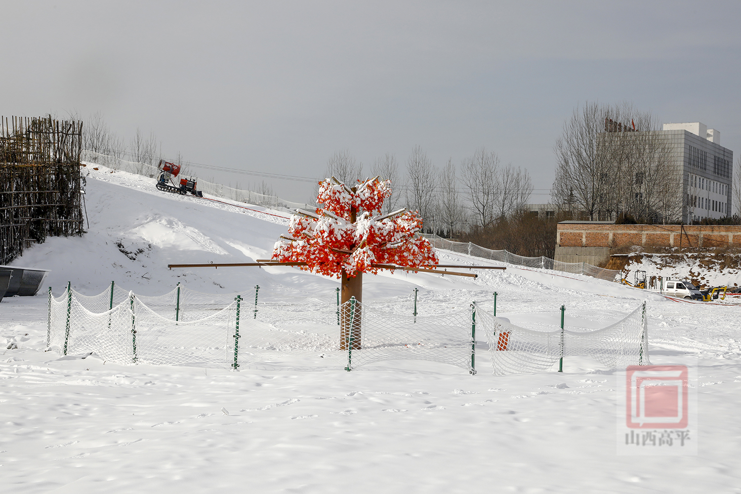 溝北尋夢小鎮上新冰雪項目讓遊客賞冰嬉雪過大年