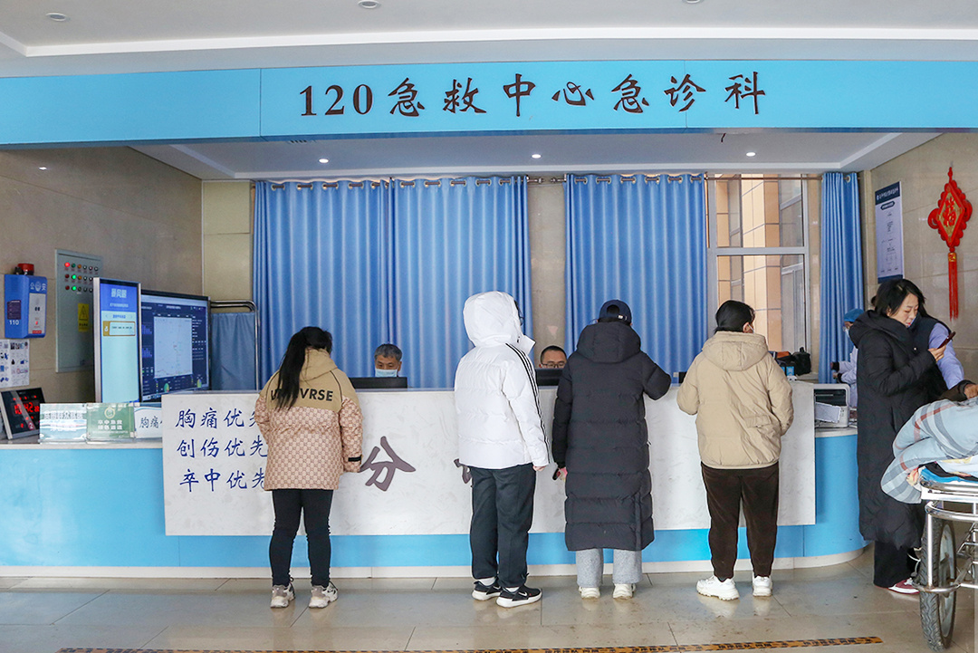 新春走基层高平市人民医院急诊科医如既往的坚守