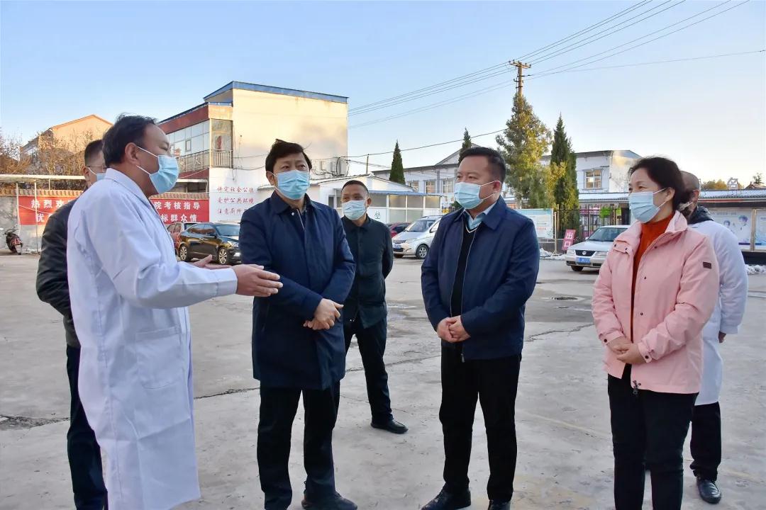 郜红宁深入陈区镇调研疫情防控和村委会换届选举工作