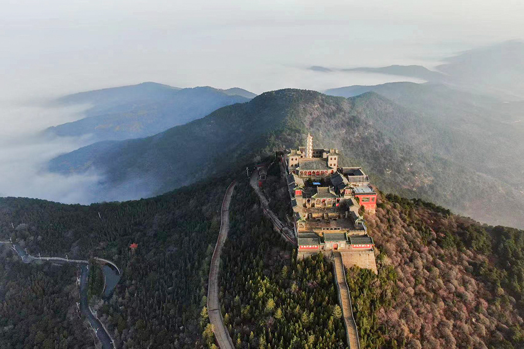 高平七佛山夜景图片