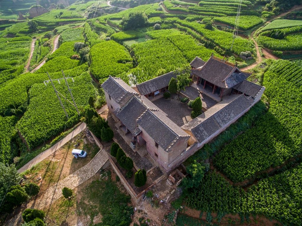 捕捉光影丨高平：在时光的褶皱里，定格千年古建的呼吸