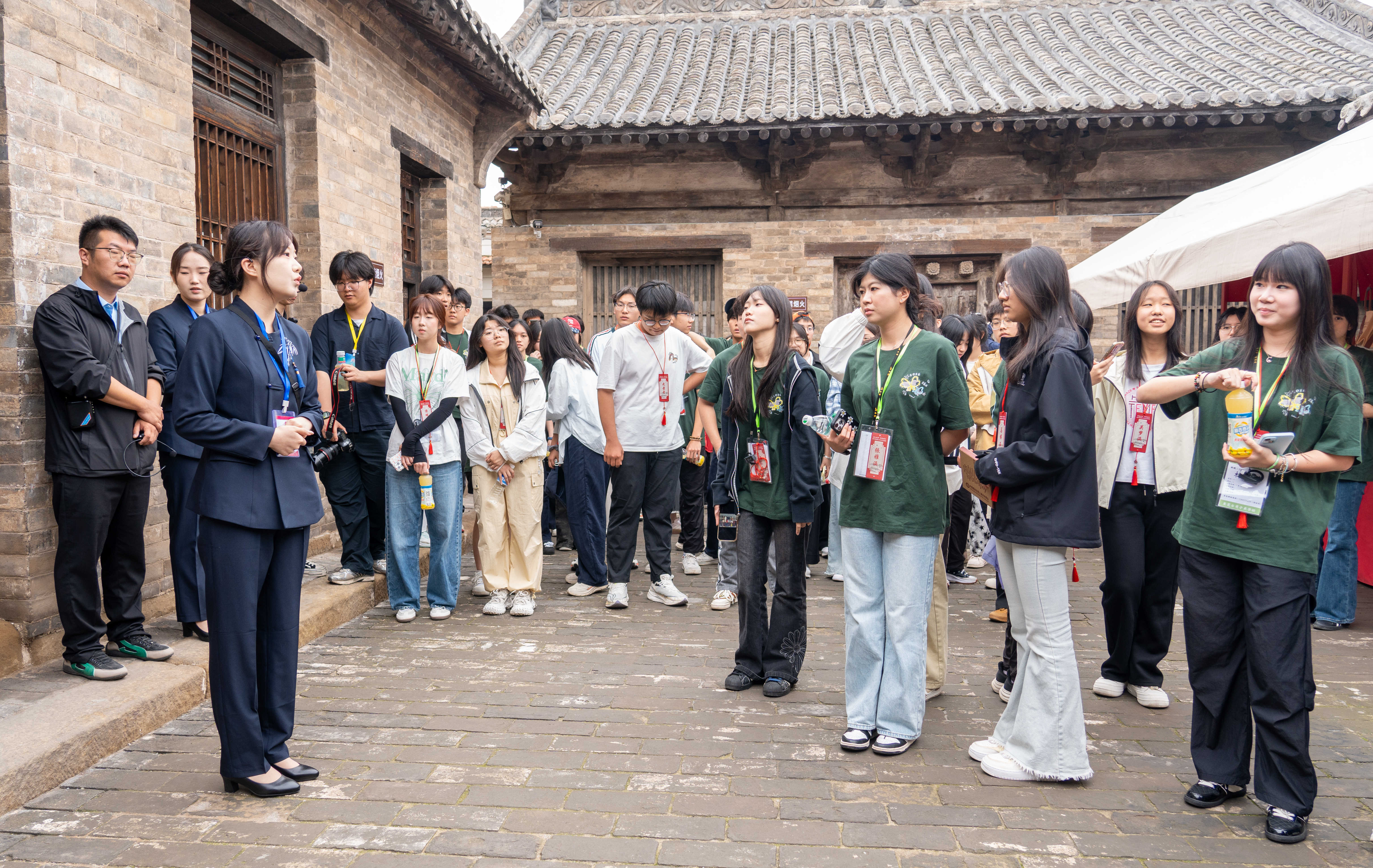 两岸青少年开展古建研学游.jpg